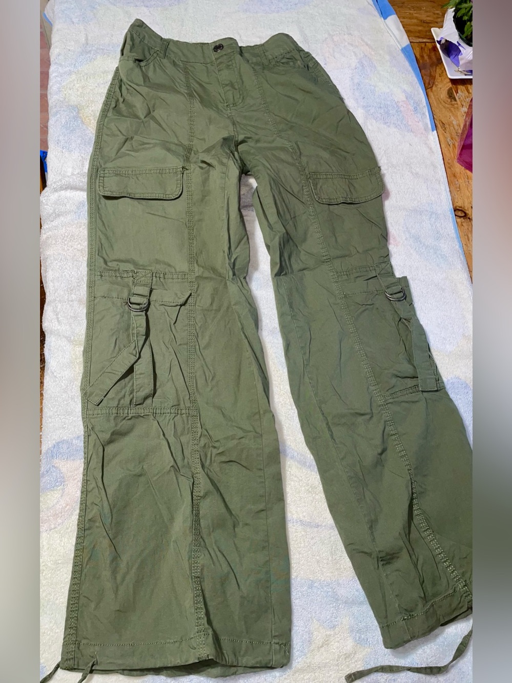 No Boundaries Olive Green Cargo Pants with Utility Pockets